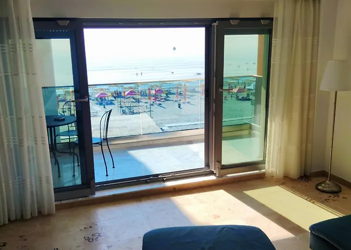 Wave 2 Promenada Beny Apartment Năvodari